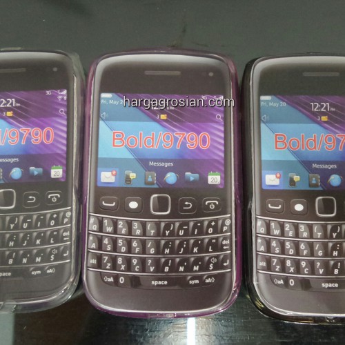 SoftShell / Case / Back Cover Blacberry Bold - 9790